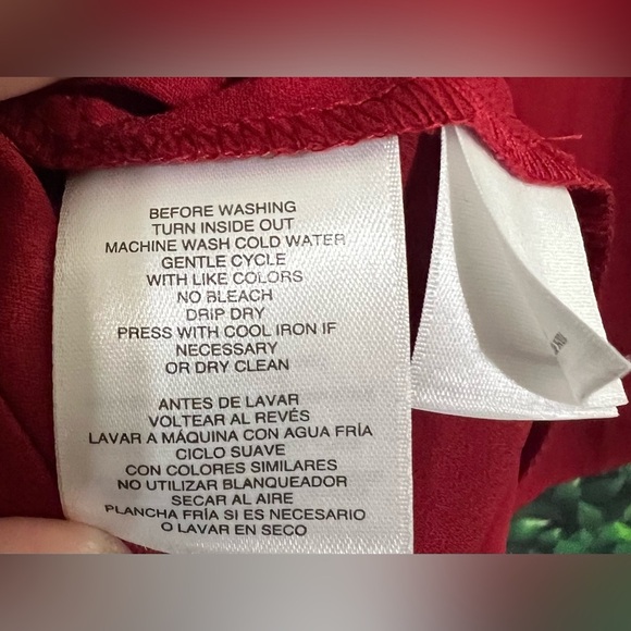 NWT Kasper Women's Vneck Pleated Blouse - Crimson 2X - Picture 8 of 8